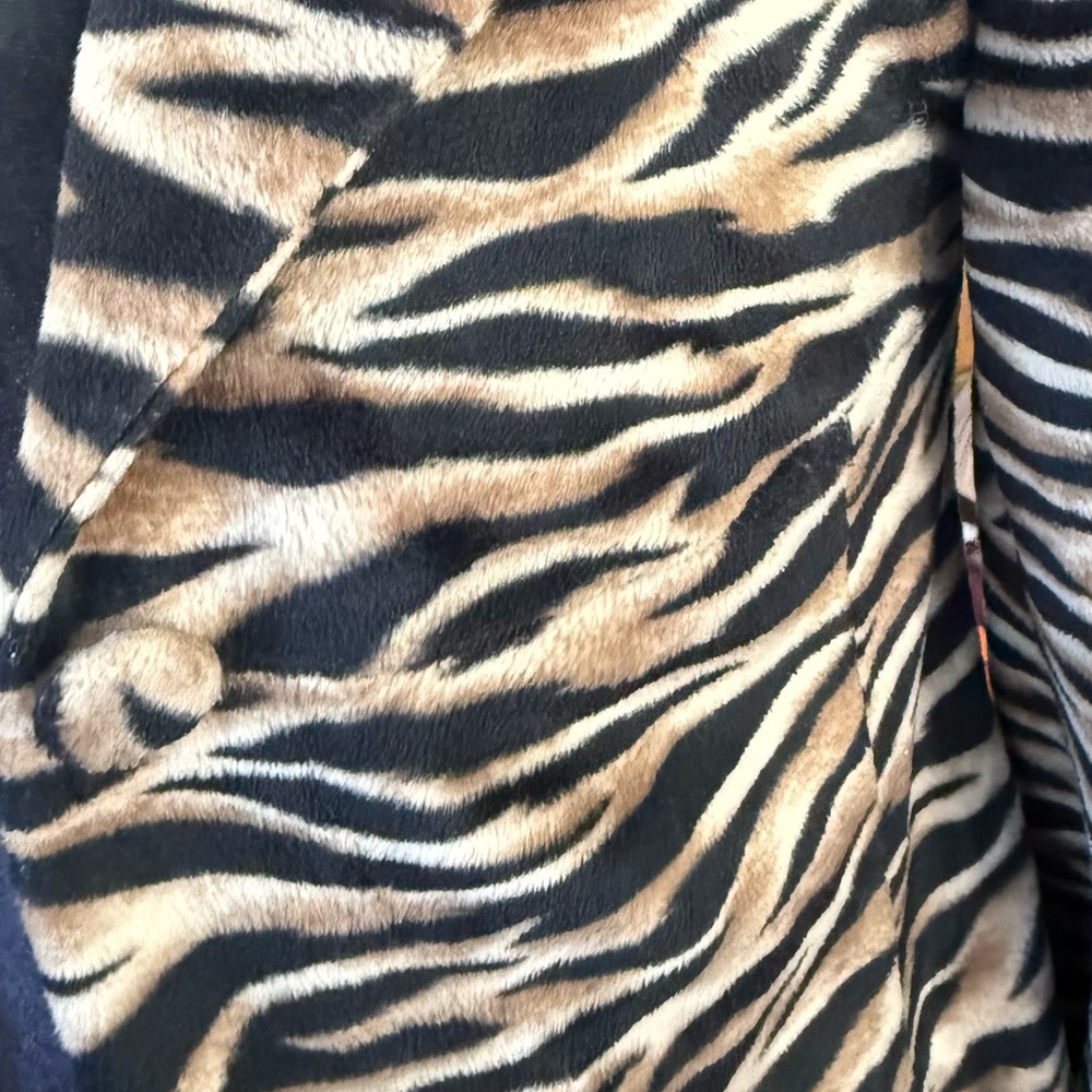 Y2K Faux Fur Tiger Coat - Picture 3 of 5